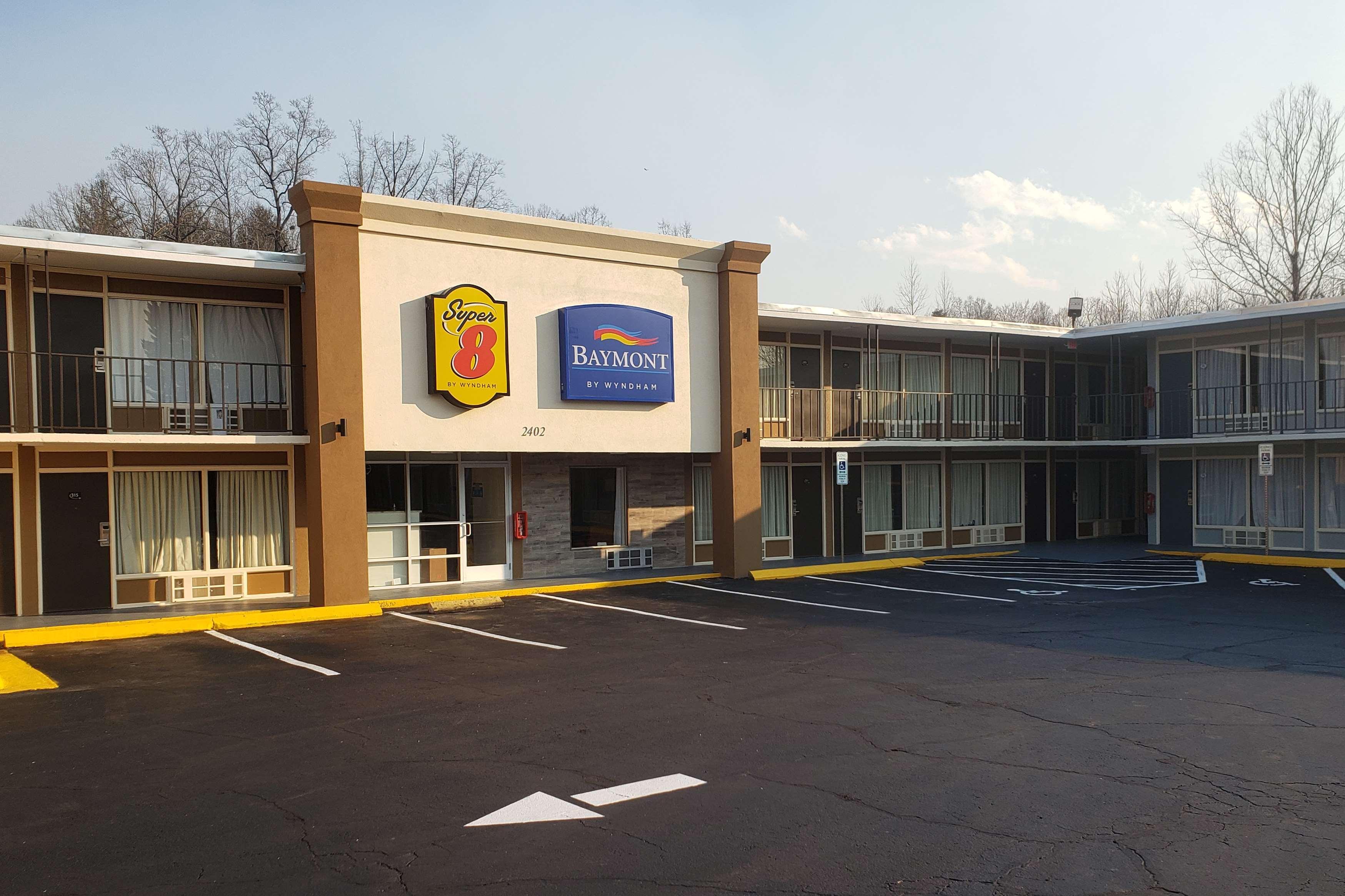 Super 8 By Wyndham Morganton Hotel Exterior photo